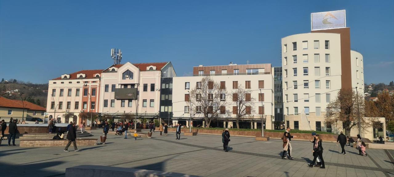 Tuzla Trg - Tuzla Square Apartamento Exterior foto