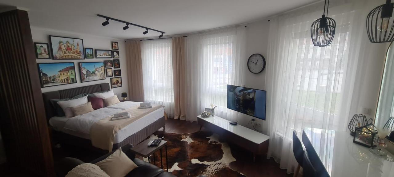 Tuzla Trg - Tuzla Square Apartamento Exterior foto